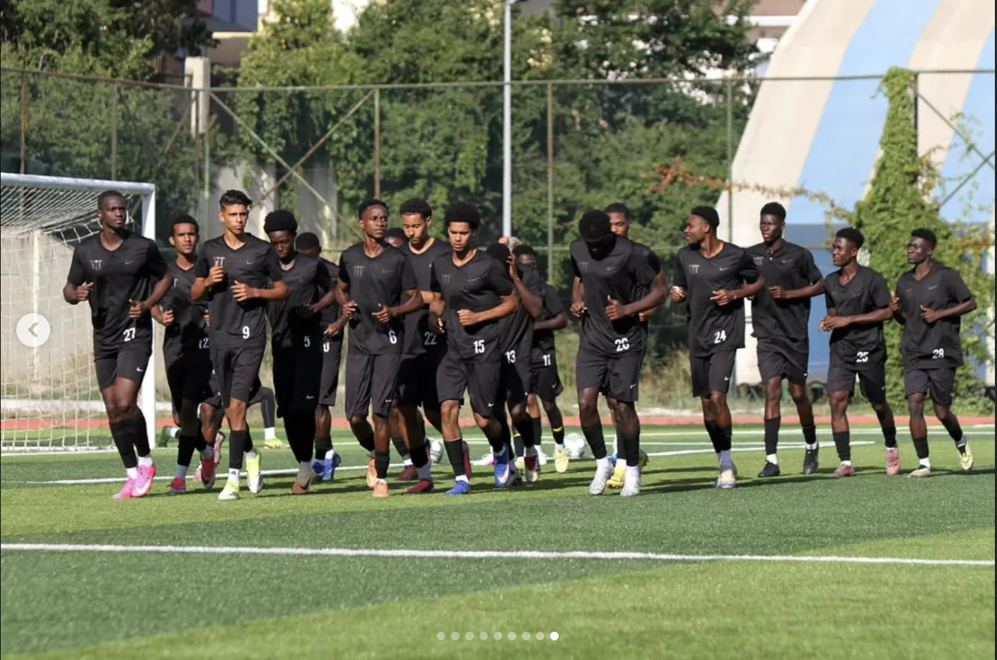 Vaune A Team training session on the pitch